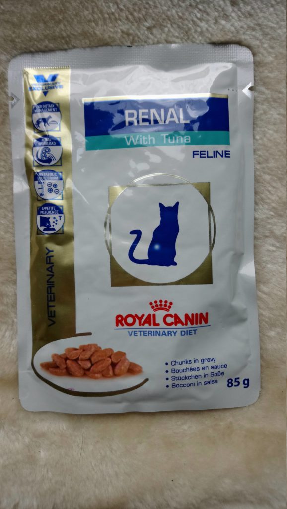 9 x Royal Canin renal with tuna maaltijdzakjes voor poezen VZW Het